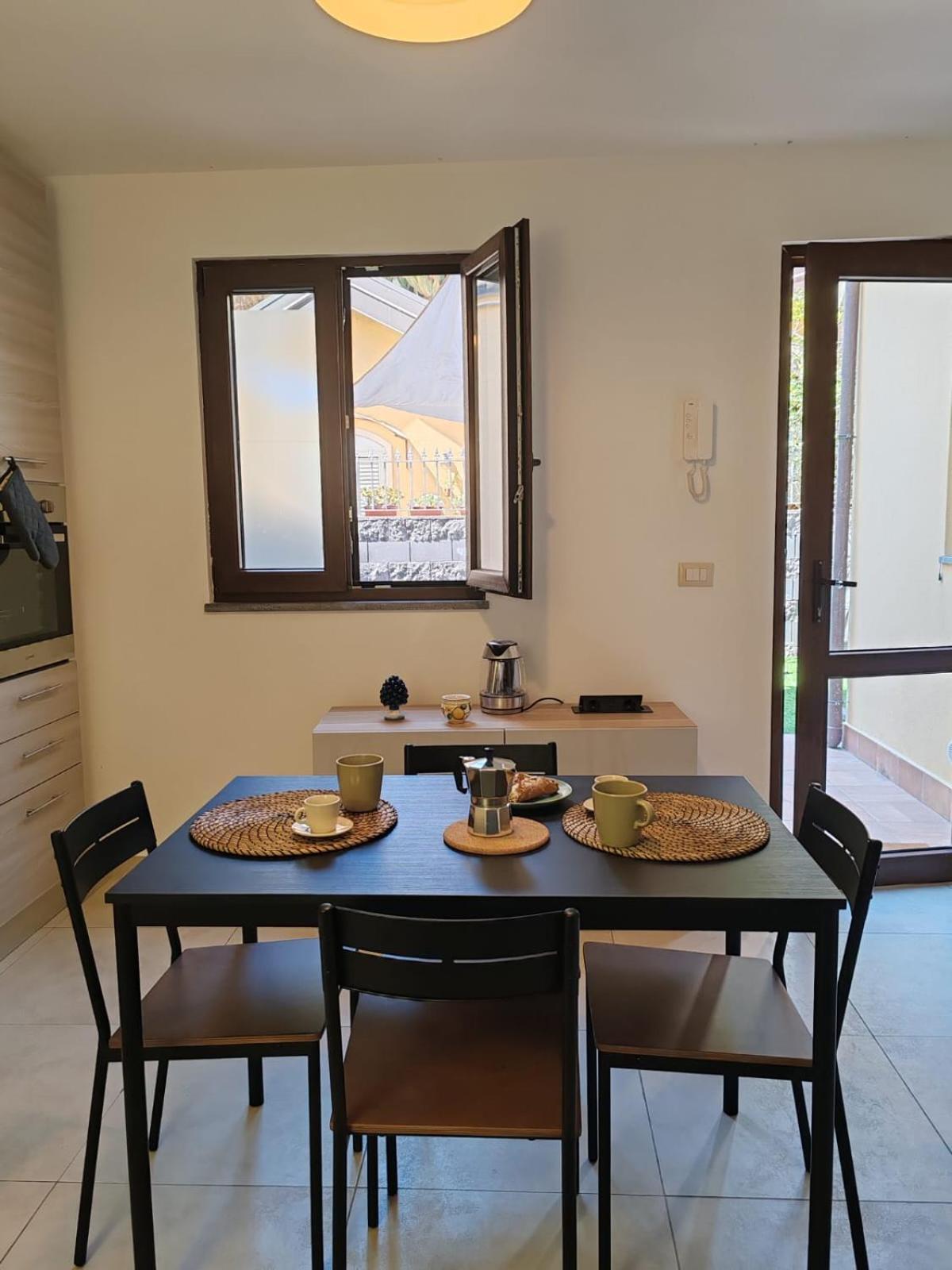 Villa Etna Garden House: Oasis In The Heart Of Aeroporto di Catania Fontana Rossa Esterno foto